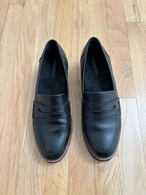 Vionic Black Leather Penny Loafers